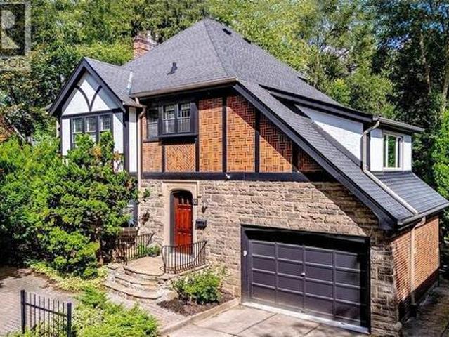 House for sale in Ancaster, Ontario