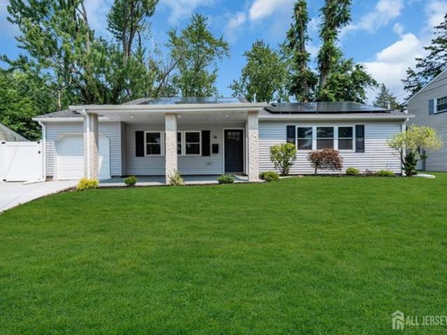 House for sale in Cliffwood, New Jersey