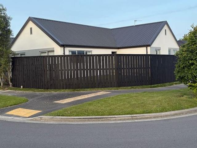 House for rent in Chaslands, Canterbury