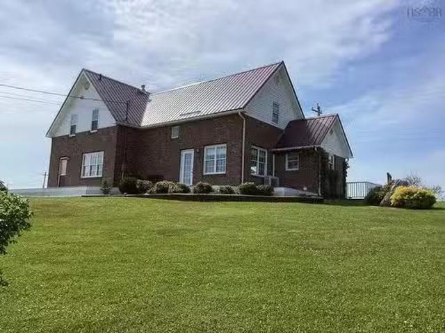 House for sale in Port Bickerton, Nova Scotia