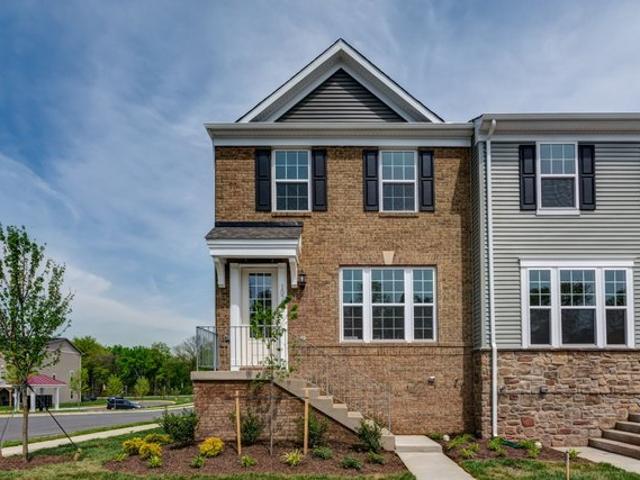 Townhouse for sale in Kearneysville, West Virginia