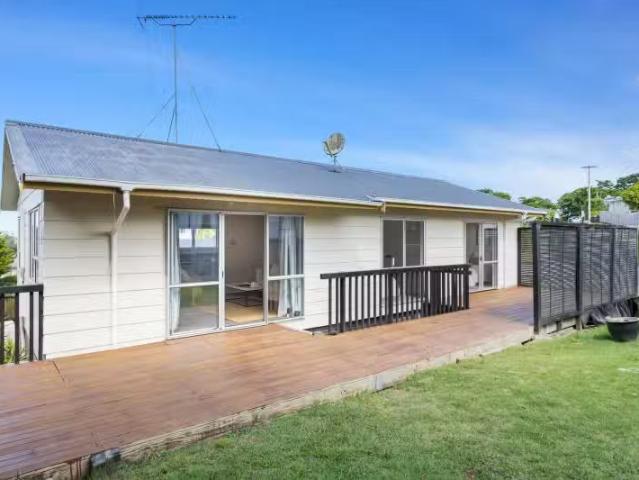 House for sale in Oratia, Oroua County