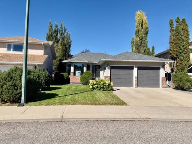 House for sale in Heritage Heights, Lethbridge