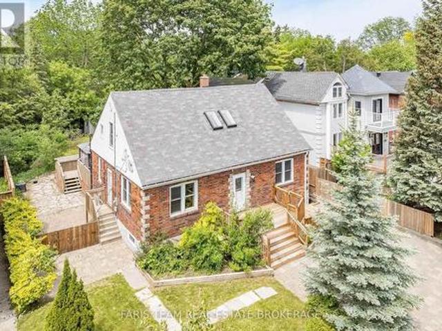 House for sale in Barrie, Central Ontario