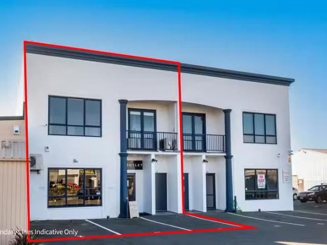 House for sale in Chaslands, Canterbury