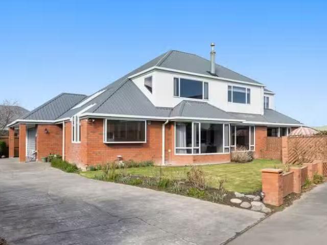 House for sale in Chaslands, Canterbury