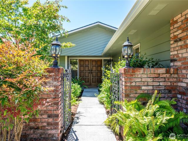 House for sale in Cathlamet, Washington