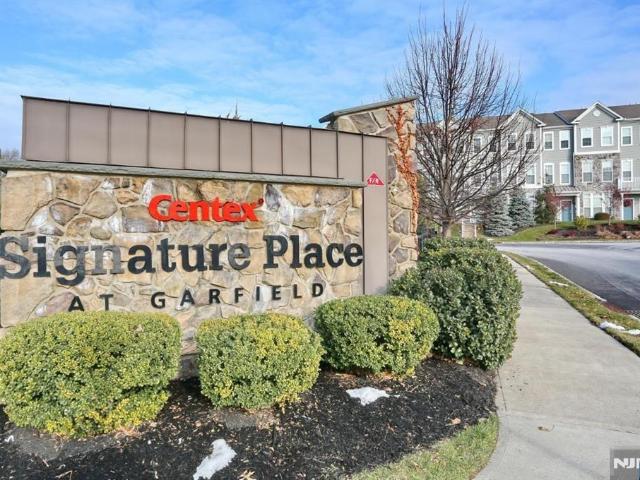 Townhouse for sale in Garfield Townhouse for sale in Garfield