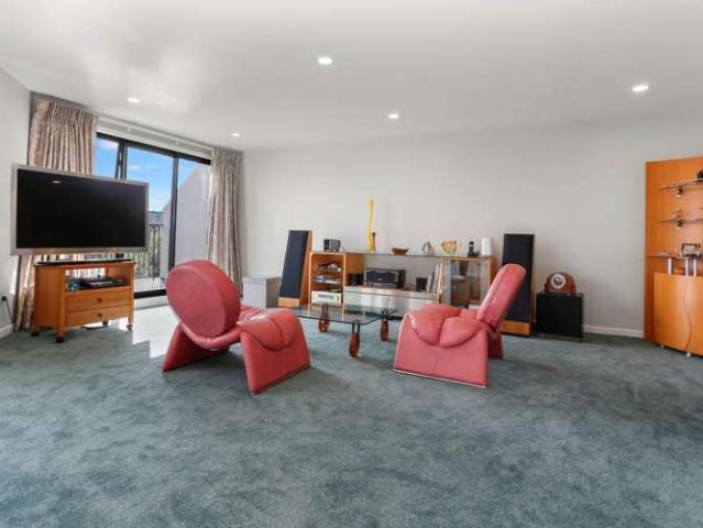 Apartment for sale in Hillersden