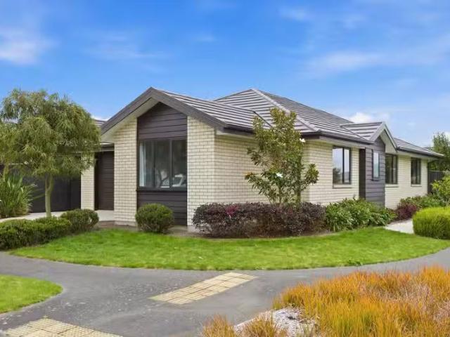 House for sale in Chaslands, Canterbury
