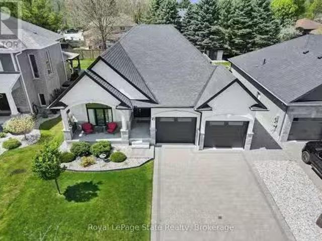 House for sale in Strathroy-caradoc, Ontario