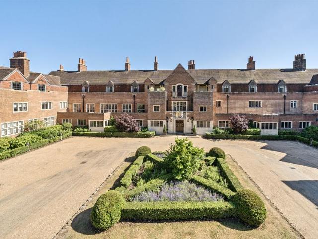 Apartment for rent in Littlecote, West Sussex