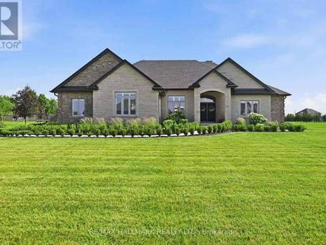 House for sale in Ontario