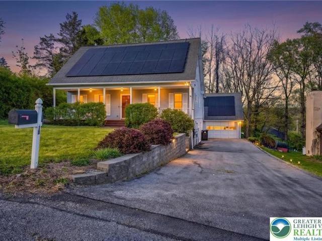 House for sale in Mount Bethel, Pennsylvania