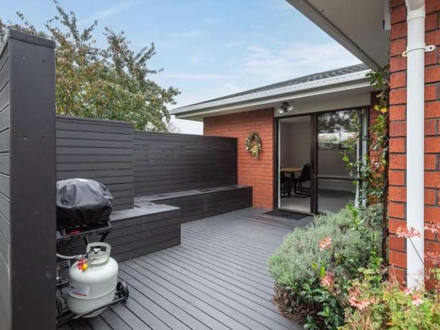 House for sale in Chaslands, Canterbury