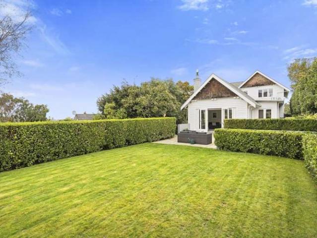 House for sale in Otakou