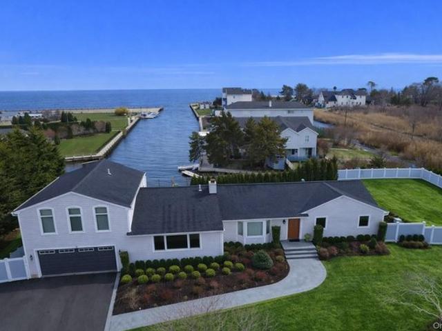 House for sale in Bohemia, New York