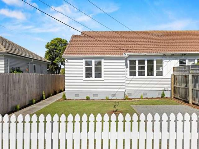 House for sale in Chaslands, Canterbury