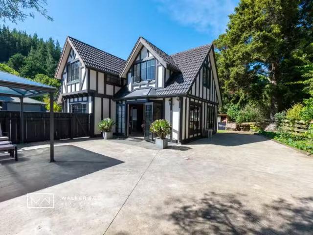 House for sale in Pauatahanui, Wellington
