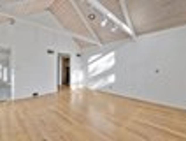 House for sale in Simsbury, Connecticut