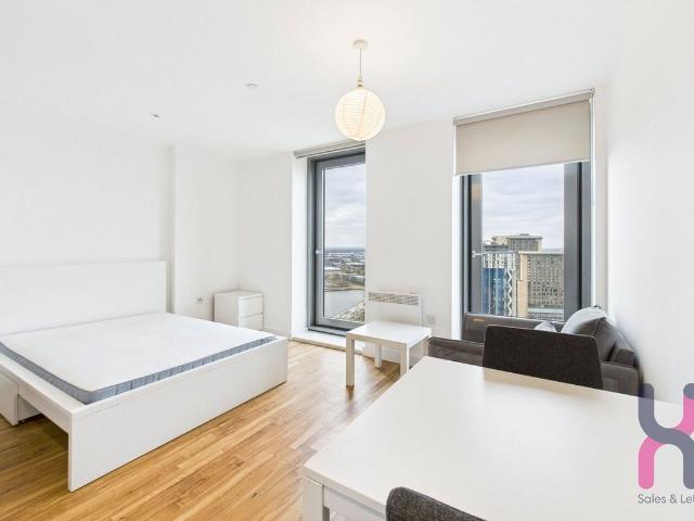 Studio for rent in MediaCityUK, Salford