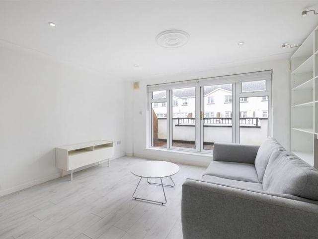 Townhouse to rent in Dun Laoghaire, North Tipperary