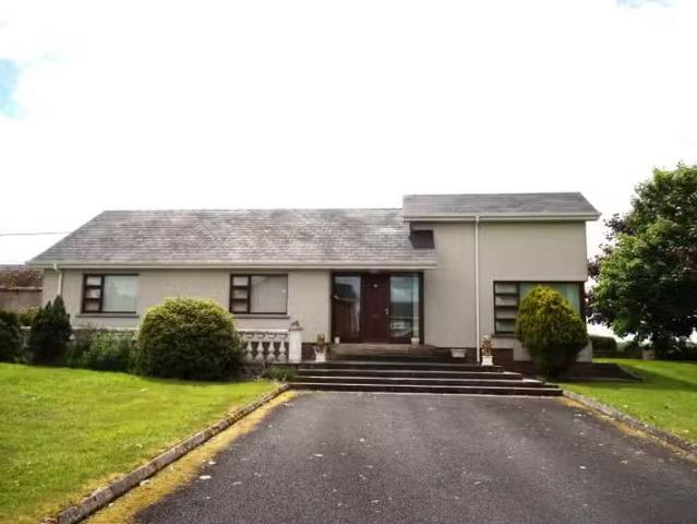 House for sale in Carrickmacross, Ulster