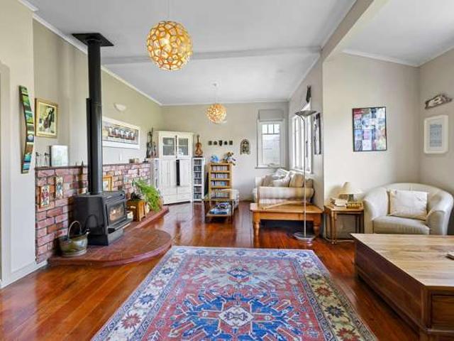 House for sale in Days Bay, Wellington