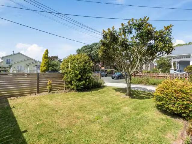 House for sale in Days Bay, Wellington