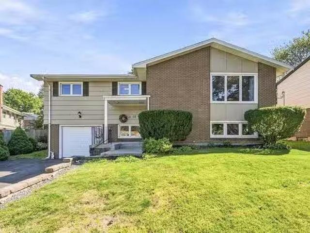 House for sale in Sheffield, Halifax