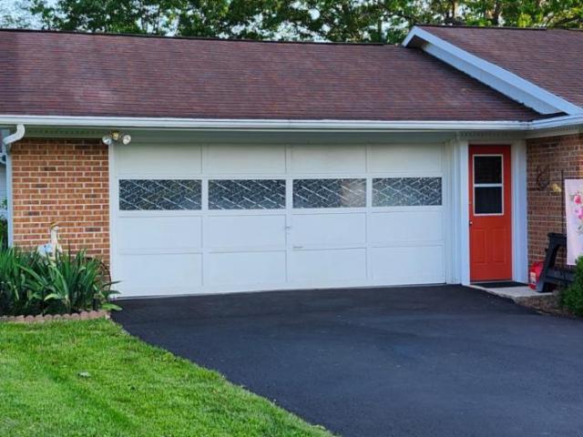 House for sale in Petersburg, West Virginia