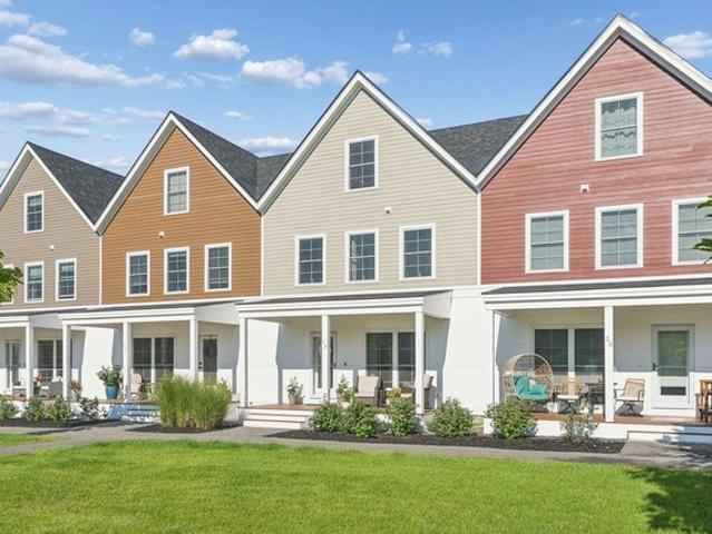 Townhouse for sale in Scarborough, Maine