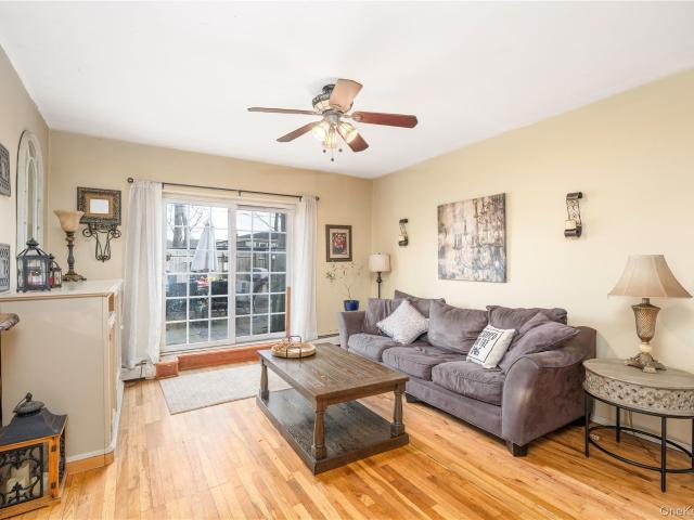 House for sale in Baldwin Place, New York