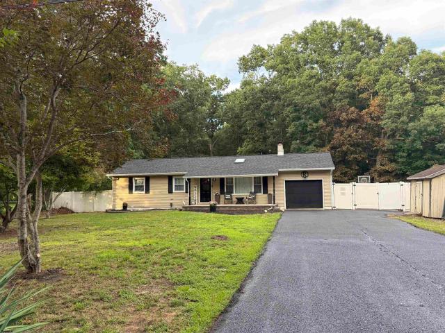 House for sale in Dorothy, New Jersey