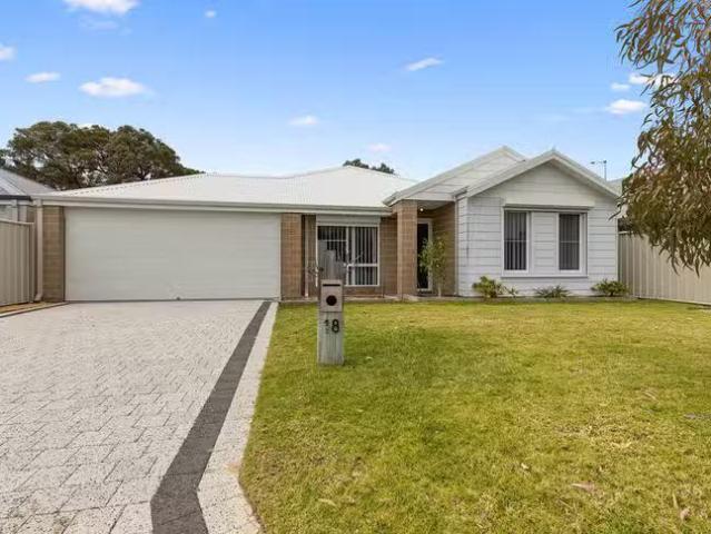 House for rent in Golden Bay