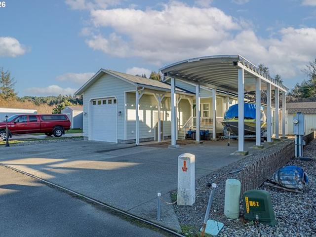 Condo for sale in Oregonia