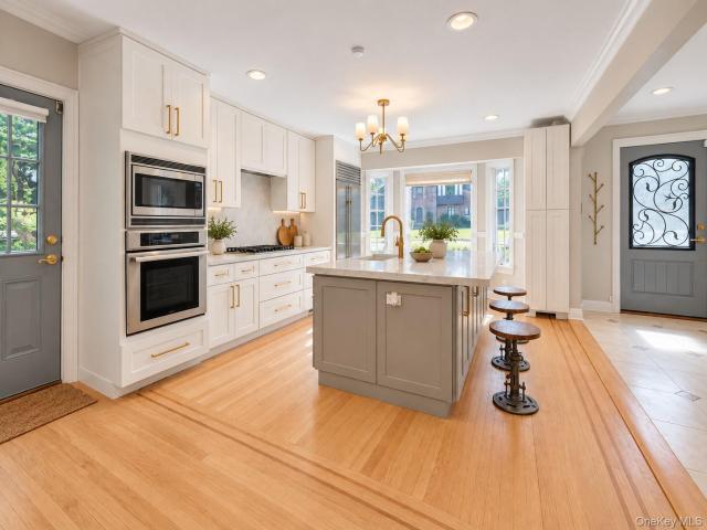 House for sale in Harbor Hills Section 1, Village of Great Neck