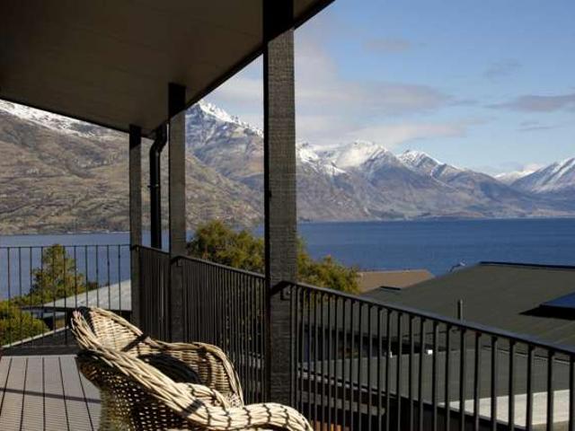 House for sale in Otakou