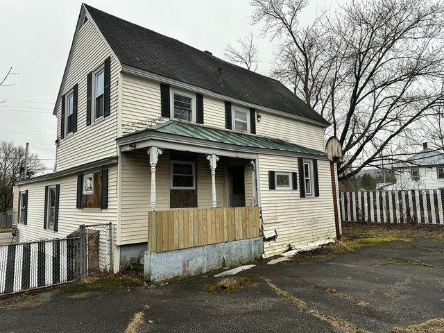 House for sale in Mexico, Maine