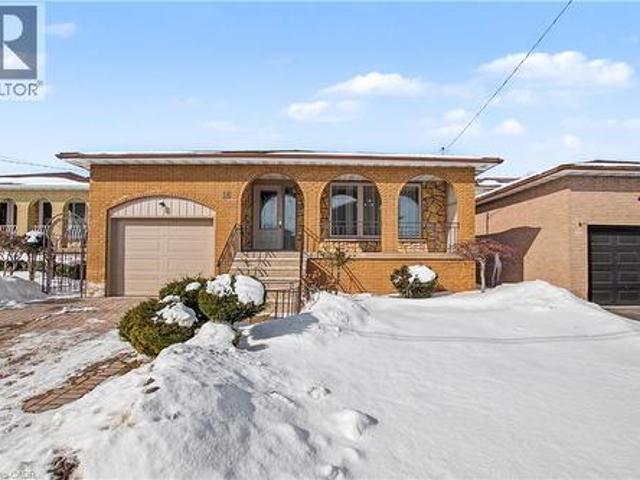 House for sale in Ancaster, Ontario