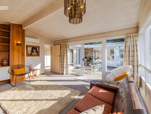 House for sale in Otakou