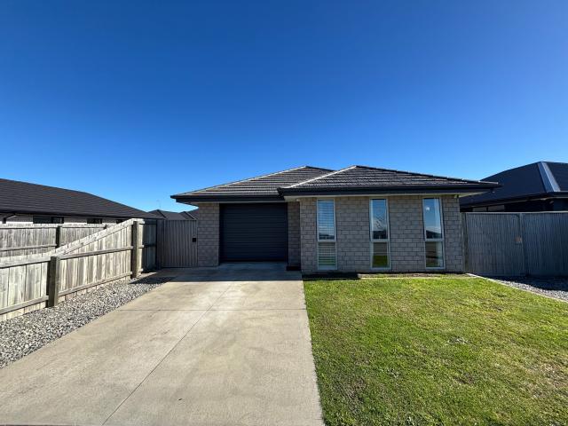 House for rent in Chaslands, Canterbury