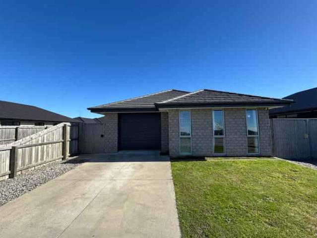 House for rent in Chaslands, Canterbury