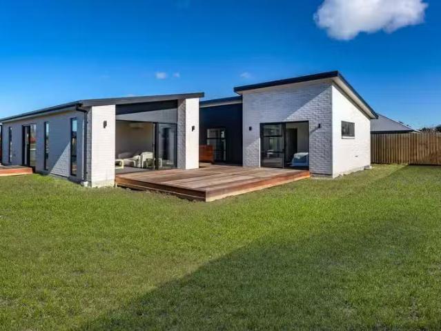 House for sale in Woodend, Canterbury