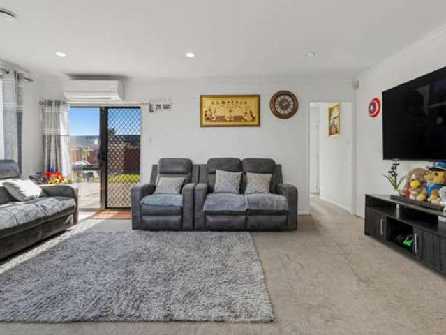 House for sale in Papakura