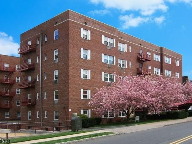 Condo for sale in Cranford, New Jersey