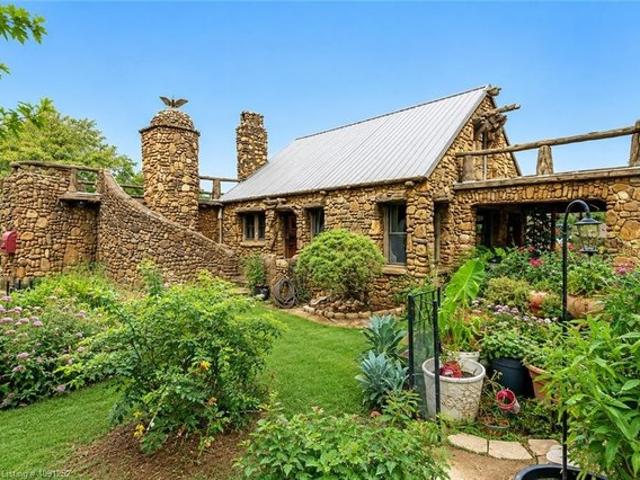 House for sale in Ark