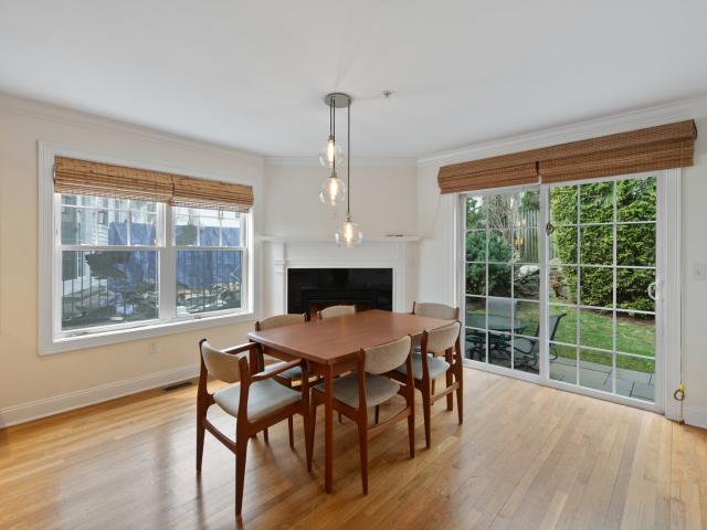 Condo for sale in Greenwich