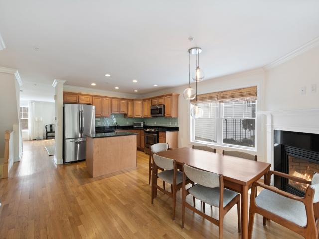 Condo for sale in Greenwich