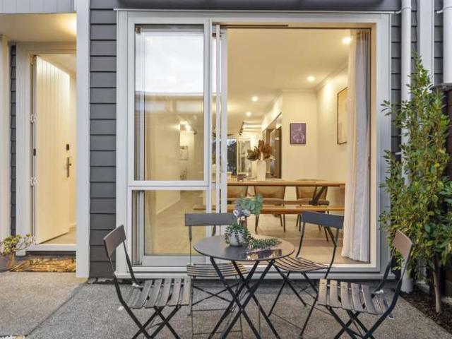 Townhouse for sale in Whangaparaoa